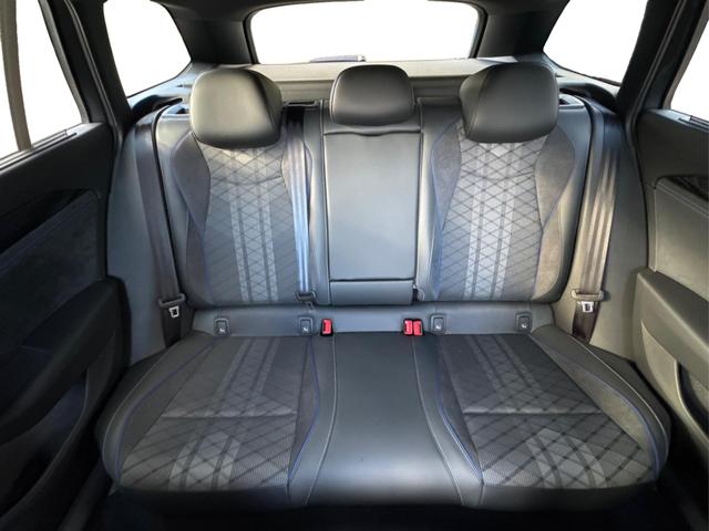 Volkswagen / Passat Variant / Grau / / / 4WD+DSG+AHK+NAVI+HEAD-UP+MATRIX+ACC+BLACK, Beispielbilder, ggf. teilweise mit Sonderausstattung