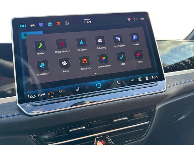 Volkswagen / Passat Variant / Grau / / / 4WD+DSG+AHK+NAVI+HEAD-UP+MATRIX+ACC+BLACK, Beispielbilder, ggf. teilweise mit Sonderausstattung