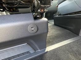 Volkswagen T7 Caravelle Style KR 4x4+MATRIX-LED+NAVI.+ SHZ+KAMERA+ PDC 