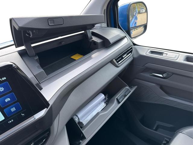 Volkswagen / T7 Caravelle / / / / KR 4x4+MATRIX-LED+NAVI.+ SHZ+KAMERA+ PDC