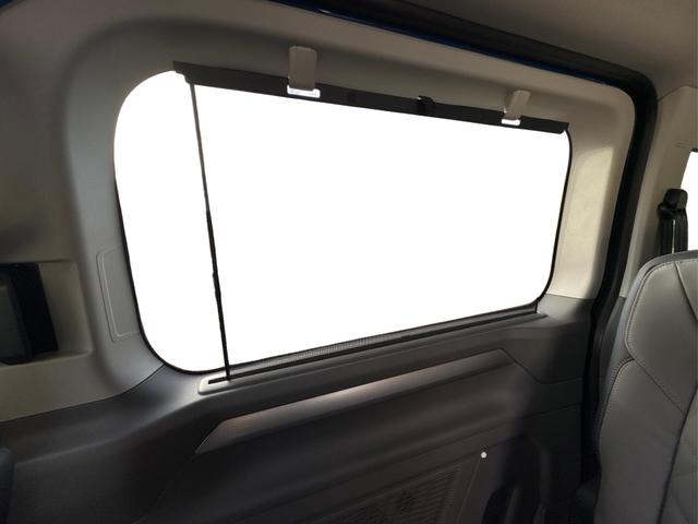 Volkswagen / T7 Caravelle / / / / KR 4x4+MATRIX-LED+NAVI.+ SHZ+KAMERA+ PDC