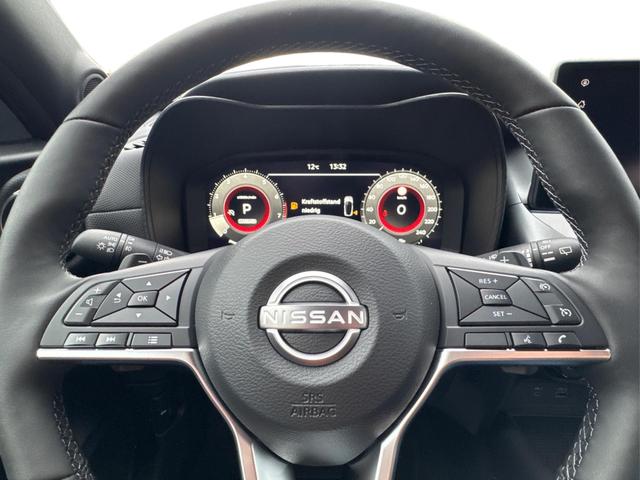 Nissan / Juke / / / / NAVI+KAMERA+SHZ+VOLL-LED+PDC