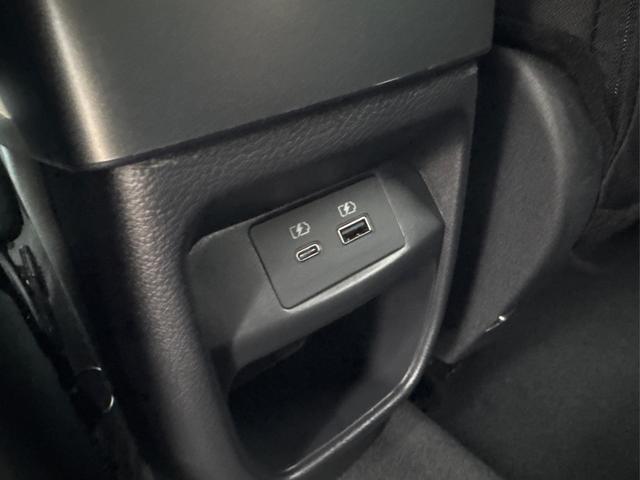 Nissan / Juke / / / / NAVI+KAMERA+SHZ+VOLL-LED+PDC