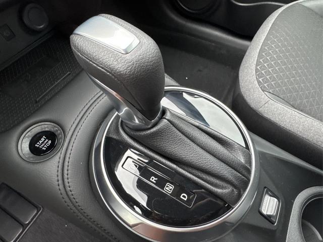 Nissan / Juke / / / / NAVI+KAMERA+SHZ+VOLL-LED+PDC