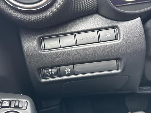 Nissan / Juke / / / / NAVI+KAMERA+SHZ+VOLL-LED+PDC