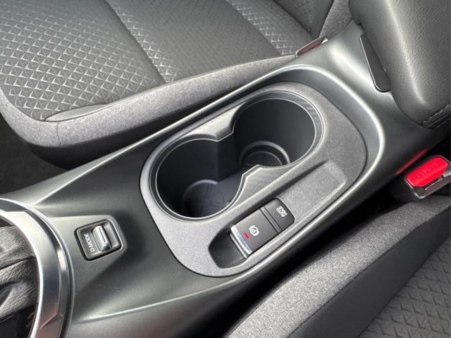 Nissan / Juke / / / / NAVI+KAMERA+SHZ+VOLL-LED+PDC