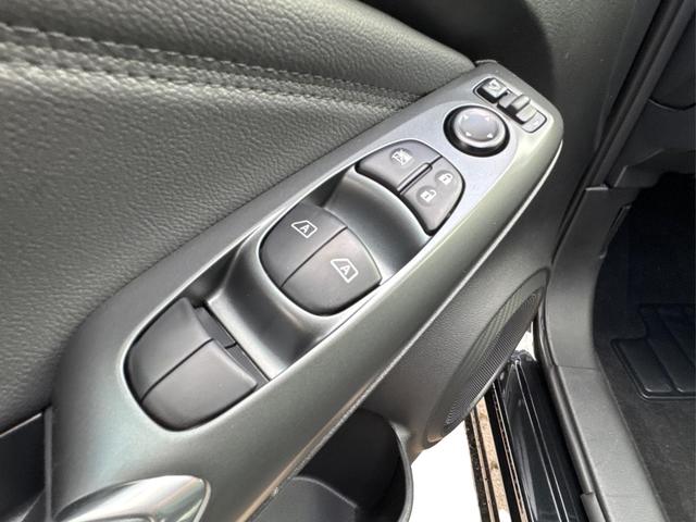 Nissan / Juke / / / / NAVI+KAMERA+SHZ+VOLL-LED+PDC