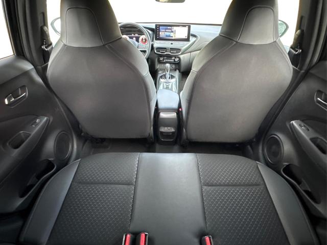 Nissan / Juke / / / / NAVI+KAMERA+SHZ+VOLL-LED+PDC