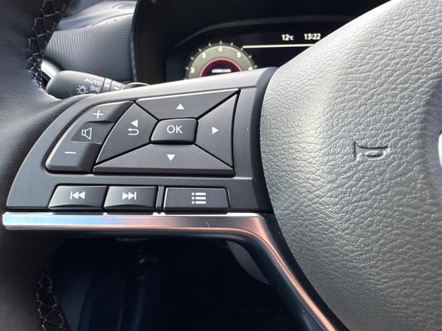 Nissan / Juke / / / / NAVI+KAMERA+SHZ+VOLL-LED+PDC