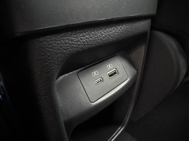 Nissan / Juke / / / / NAVI+KAMERA+SHZ+VOLL-LED+PDC