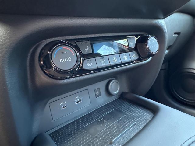 Nissan / Juke / / / / NAVI+KAMERA+SHZ+VOLL-LED+PDC