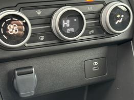 Dacia Sandero Expression KAMERA+SHZ + PDC+ DAB+ KLIMA 