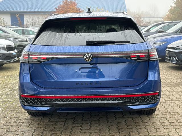 Volkswagen / Passat Variant / Blau / / / 4WD+BLACK+PANO+AHK+DCC+MATRIX+HARMAN