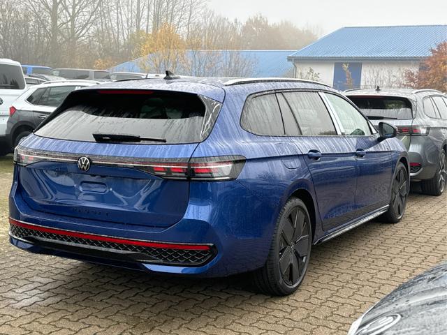 Volkswagen / Passat Variant / Blau / / / 4WD+BLACK+PANO+AHK+DCC+MATRIX+HARMAN
