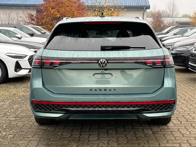 Volkswagen / Passat Variant / Grün / / / 4WD+BLACK+PANO+AHK+DCC+MATRIX+HARMAN