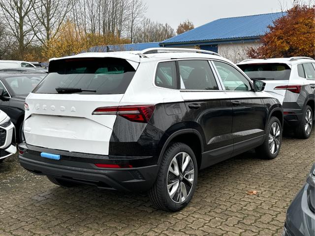 Skoda / Karoq / Schwarz / / / AHK+KAMERA+EL. HECKKL.+SHZ+ACC+KESSY+18''ALU