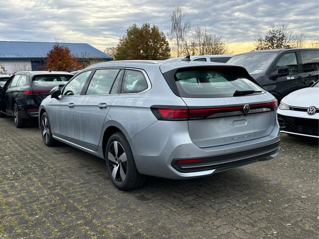 Volkswagen / Passat Variant / Silber / / / DSG+AHK+MASSAGE+NAVI+ACC+KAMERA+LED+17 ALU