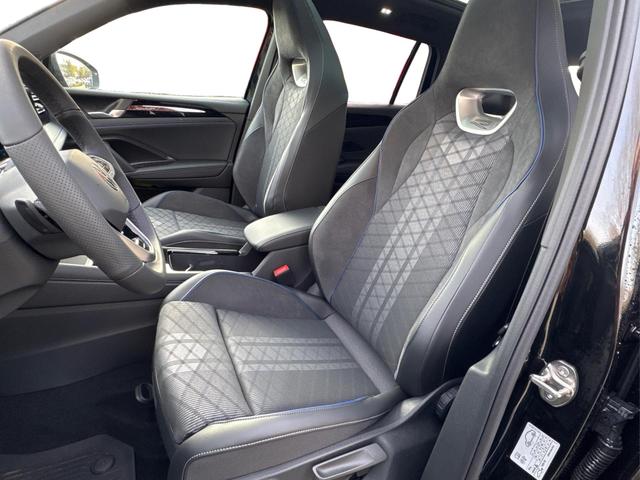 Volkswagen / Tiguan / Schwarz / / / 4x4 AHK+PANO+STANDHZG+20 ALU+eHK