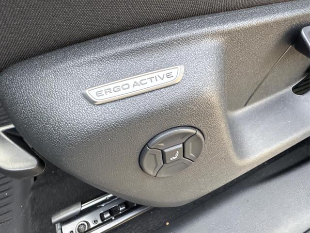 Volkswagen / Tiguan / Schwarz / / / 4x4 AHK+PANO+STANDHZG+20 ALU+eHK