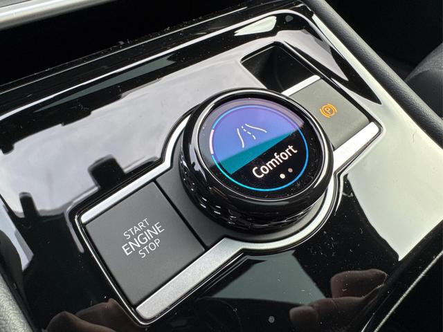 Volkswagen / Tiguan / Schwarz / / / 4x4 AHK+PANO+STANDHZG+20 ALU+eHK