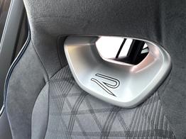 Volkswagen Tiguan R-Line Edition 4x4 AHK+PANO+STANDHZG+20" ALU+eHK 