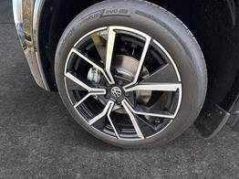 Volkswagen Tiguan R-Line Edition 4x4 AHK+PANO+STANDHZG+20" ALU+eHK 