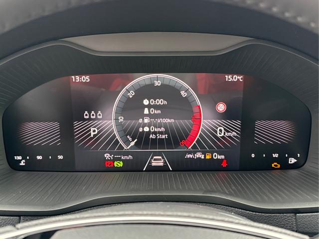 Skoda / Karoq / Schwarz / / / AHK+KAMERA+EL. HECKKL.+SHZ+ACC+KESSY+18''ALU