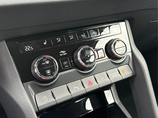 Skoda / Karoq / Schwarz / / / AHK+KAMERA+EL. HECKKL.+SHZ+ACC+KESSY+18''ALU