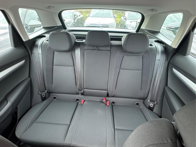 Skoda / Karoq / Schwarz / / / AHK+KAMERA+EL. HECKKL.+SHZ+ACC+KESSY+18''ALU