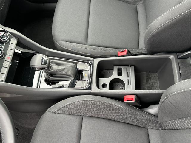 Skoda / Karoq / Schwarz / / / AHK+KAMERA+EL. HECKKL.+SHZ+ACC+KESSY+18''ALU