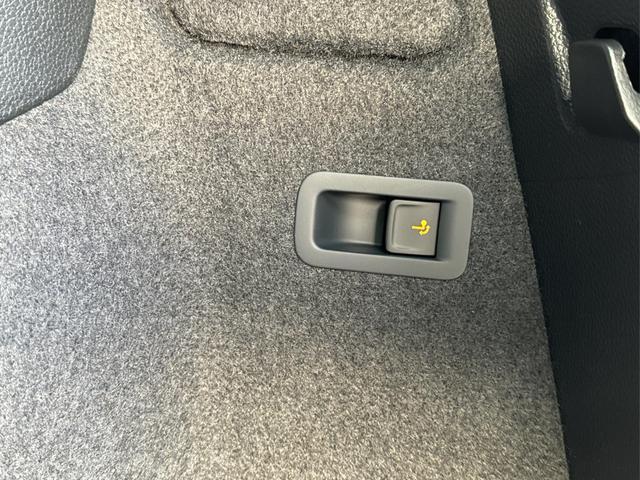 Skoda / Karoq / Schwarz / / / AHK+el.HECKKLAPPE+KAMERA+PDC+KESSY+ACC, Beispielbilder