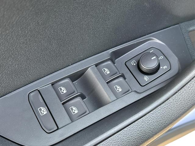 Skoda / Karoq / Schwarz / / / AHK+el.HECKKLAPPE+KAMERA+PDC+KESSY+ACC, Beispielbilder