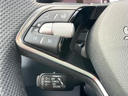 Skoda Karoq Selection AHK+el.HECKKLAPPE+KAMERA+PDC+KESSY+ACC 