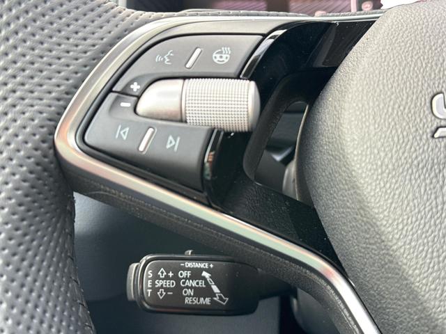 Skoda / Karoq / Schwarz / / / AHK+el.HECKKLAPPE+KAMERA+PDC+KESSY+ACC, Beispielbilder