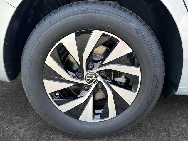 Volkswagen / Passat Variant / Silber / / / DSG+AHK+PANO+NAVI+ACC+KAMERA+LED+MASSAGE