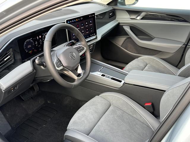 Volkswagen / Passat Variant / Silber / / / DSG+AHK+PANO+NAVI+ACC+KAMERA+LED+MASSAGE