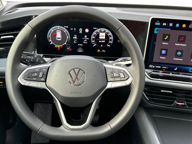 Volkswagen / Passat Variant / Silber / / / DSG+AHK+PANO+NAVI+ACC+KAMERA+LED+MASSAGE