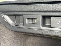 Volkswagen Passat Variant Business DSG+AHK+PANO+NAVI+ACC+KAMERA+LED+MASSAGE 