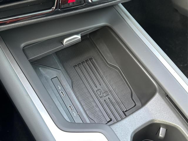 Volkswagen / Passat Variant / Silber / / / DSG+AHK+PANO+NAVI+ACC+KAMERA+LED+MASSAGE