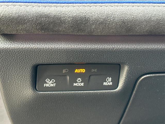 Volkswagen / Passat Variant / Grau / / / AHK+PANO+NAVI+Head-UP+Matrix-LED+ACC, Beispielbilder