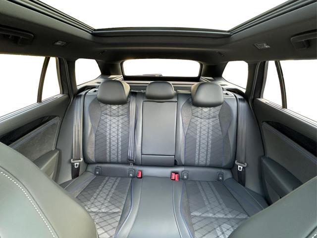 Volkswagen / Passat Variant / Grau / / / AHK+PANO+NAVI+Head-UP+Matrix-LED+ACC, Beispielbilder