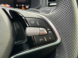 Skoda Karoq Selection AHK+el.HECKKLAPPE+KAMERA+PDC+KESSY+ACC 