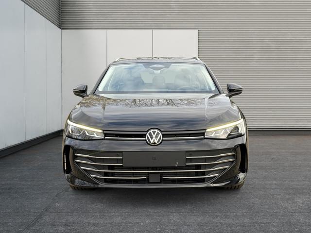Volkswagen / Passat Variant / Schwarz / / / DSG+AHK+MASSAGE+NAVI+ACC+KAMERA+LED+17 ALU