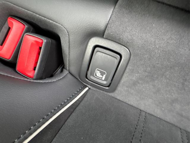 Volkswagen / Passat Variant / Schwarz / / / DSG+AHK+MASSAGE+NAVI+ACC+KAMERA+LED+17 ALU