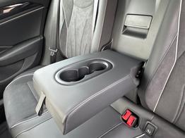 Volkswagen Passat Variant Business DSG+AHK+MASSAGE+NAVI+ACC+KAMERA+LED+17" ALU 