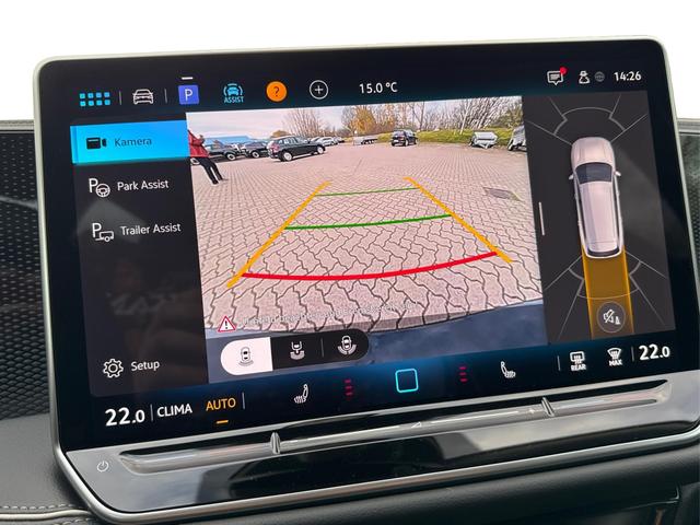 Volkswagen / Passat Variant / Schwarz / / / DSG+AHK+MASSAGE+NAVI+ACC+KAMERA+LED+17 ALU