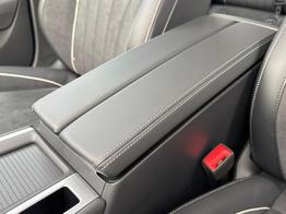 Volkswagen Passat Variant Business DSG+AHK+MASSAGE+NAVI+ACC+KAMERA+LED+17" ALU 