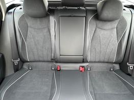 Volkswagen Passat Variant Business DSG+AHK+MASSAGE+NAVI+ACC+KAMERA+LED+17" ALU 