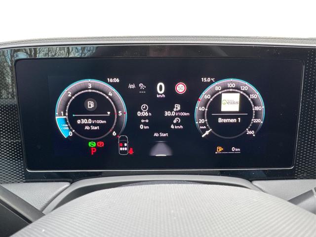 Volkswagen / Passat Variant / Grau / / / DSG+AHK+MASSAGE+NAVI+ACC+KAMERA+LED+17 ALU