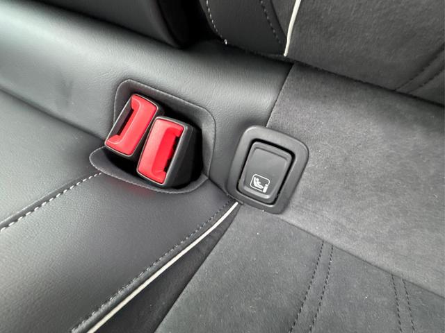 Volkswagen / Passat Variant / Grau / / / DSG+AHK+MASSAGE+NAVI+ACC+KAMERA+LED+17 ALU